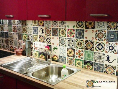 <p>Schoner Fliesenspiegel in der Küche mit Patchwork-Mustern. Kücherückwand mit unseren Premium- mexikanischen Fliesen 11×11 cm aus Keramik</p>
