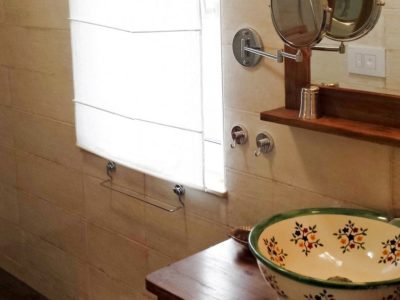 <p>Rustikales Badezimmer mit Mexiko Waschbecken – kölpinsee-ferienhaus.de</p>
