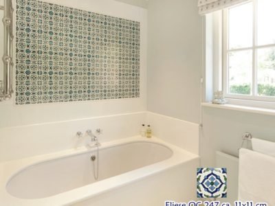 <p>Wunderschönes Bad mit Dekorfliesen aus Mexiko im Format ca. 11×11 cm OC 247 Premium handbemalt</p>

