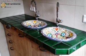 waschtisch mexikanische fliesen grün gewaschen und bunte waschbecken